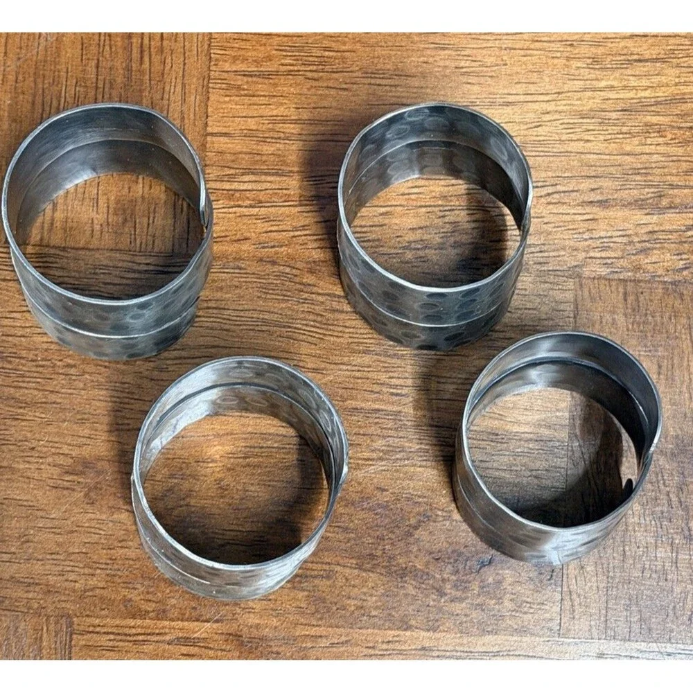 Minimalist Hammered Metal Napkin Rings Silver Coil Wrap Boho Contemporary Set 4